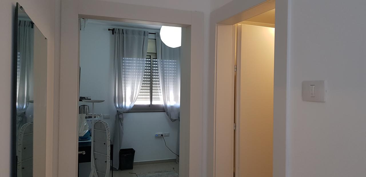 Private Bed/Bathroom In נתניה מראה חיצוני תמונה