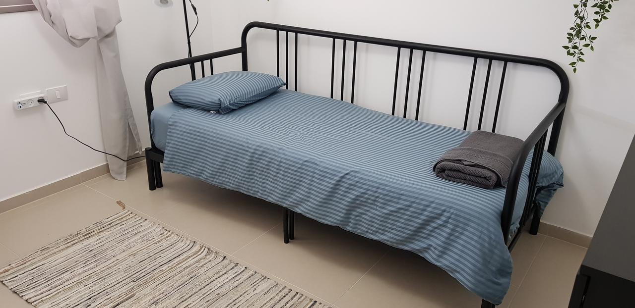 Private Bed/Bathroom In נתניה מראה חיצוני תמונה