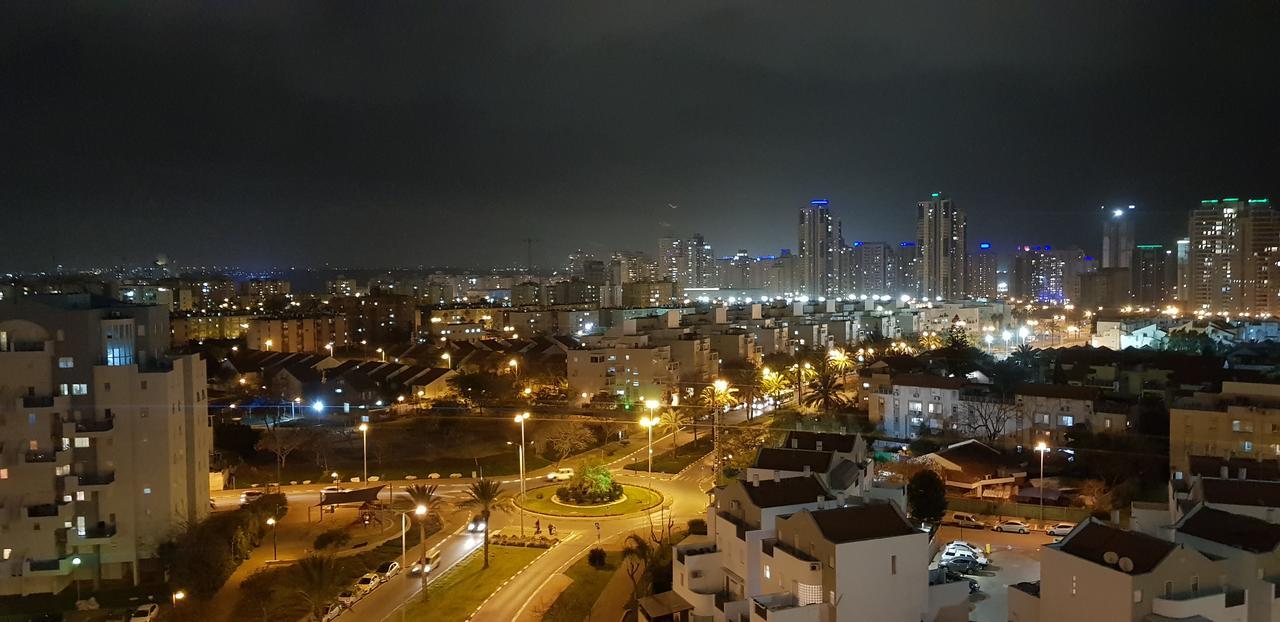 Private Bed/Bathroom In נתניה מראה חיצוני תמונה
